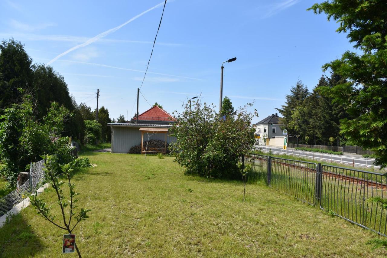 Bahnhof * Laussnitz